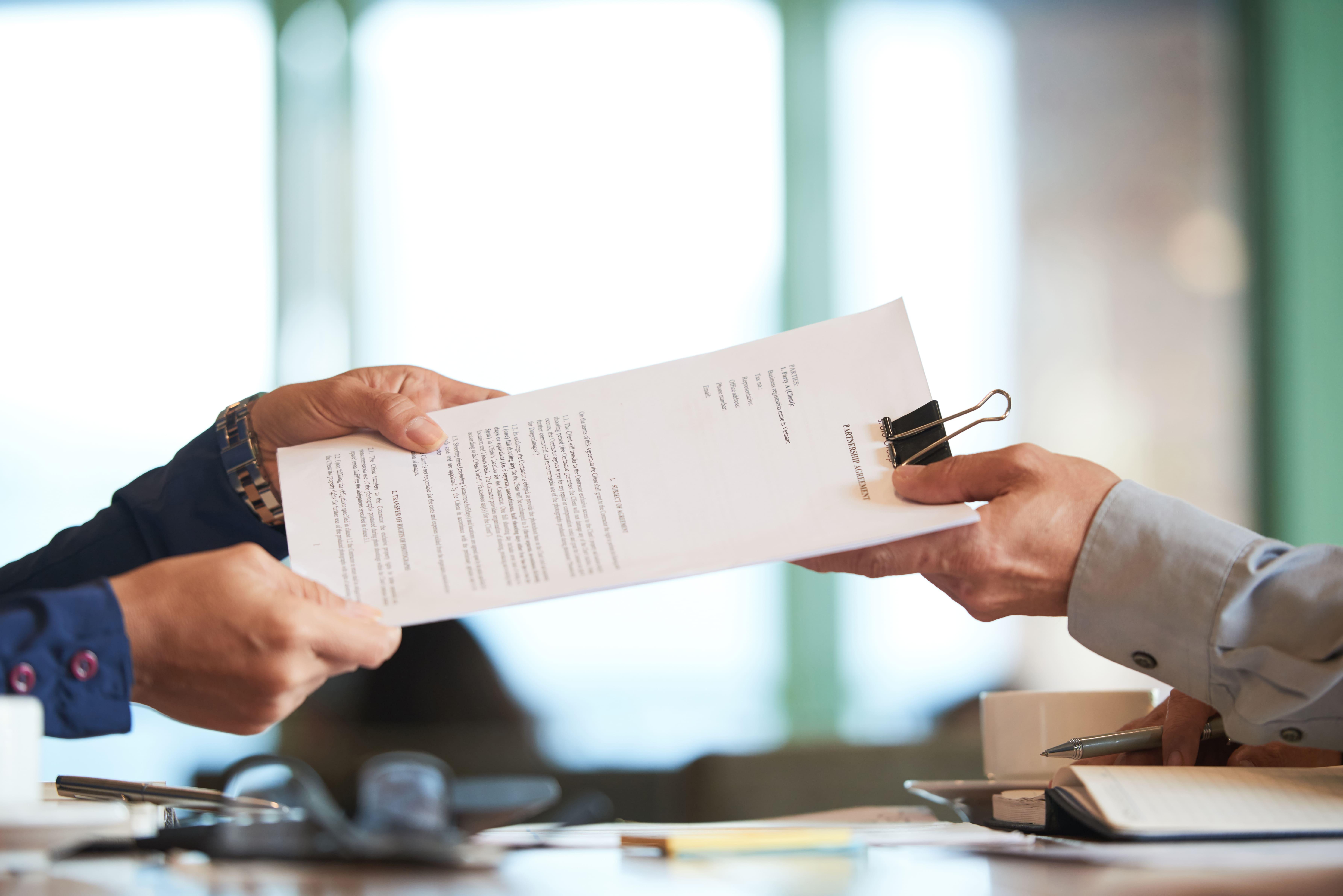 Contratos: Como Proteger os Seus Interesses Antes de Assinar